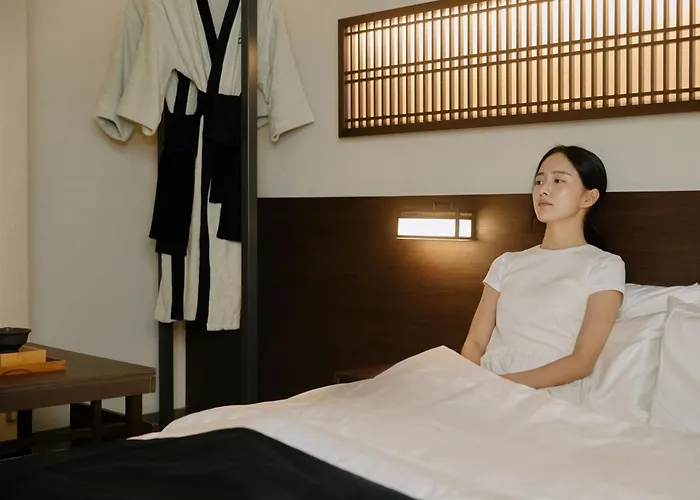 Cave By Anook Sungshin Women's Hotel *