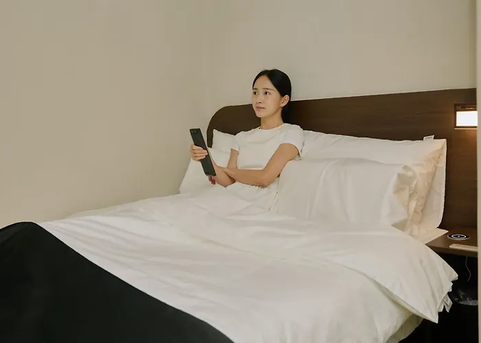 Hotel Cave By Anook Sungshin Women's