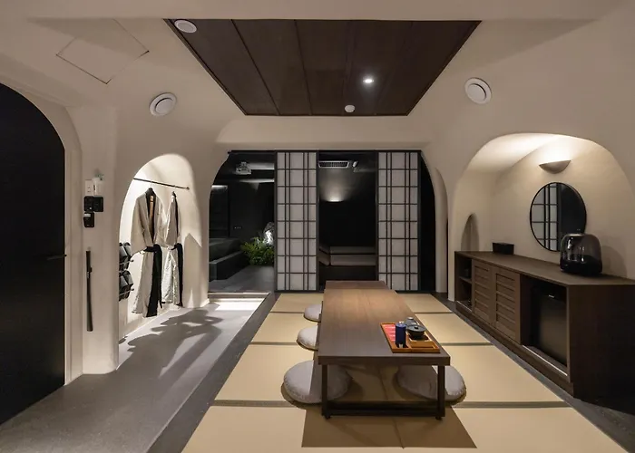 Hotel Cave By Anook Sungshin Women's *