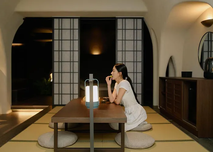 Hotel Cave By Anook Sungshin Women's
